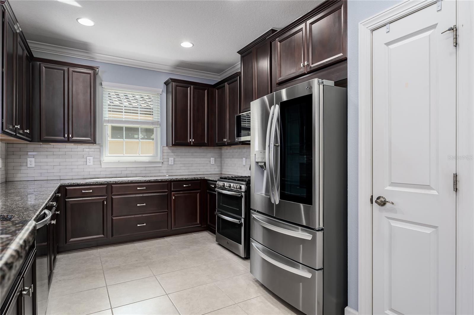 Image 4 of 46 For 10413 Highland Park Place