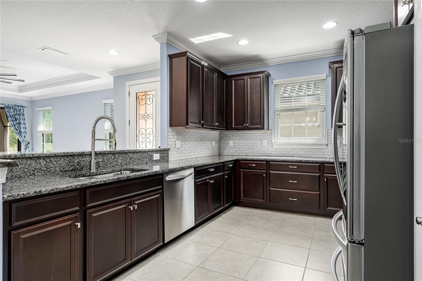 Image 5 of 46 For 10413 Highland Park Place