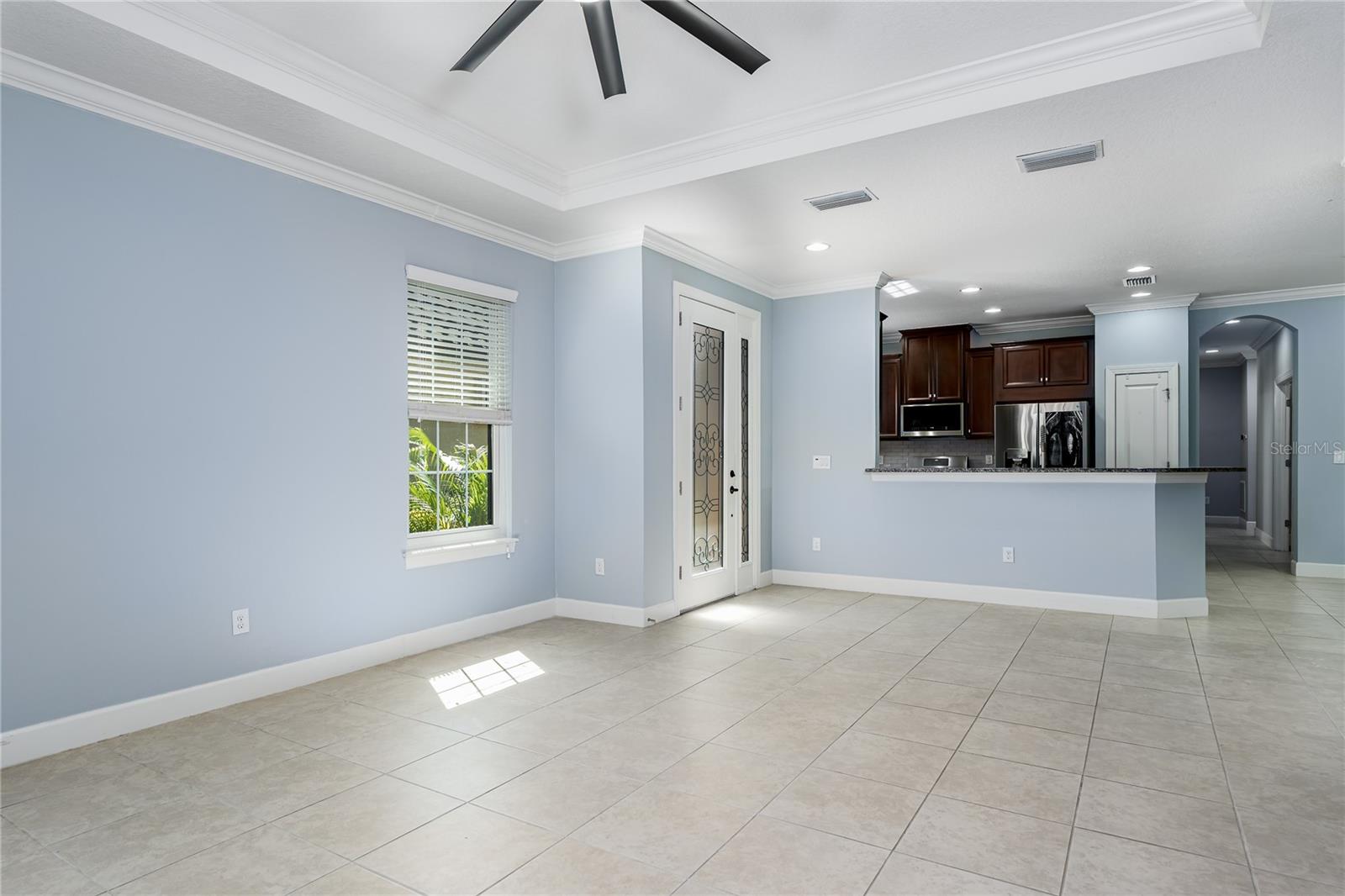 Image 6 of 46 For 10413 Highland Park Place