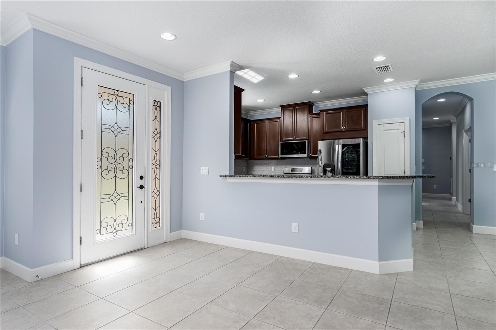 Image 7 of 46 For 10413 Highland Park Place