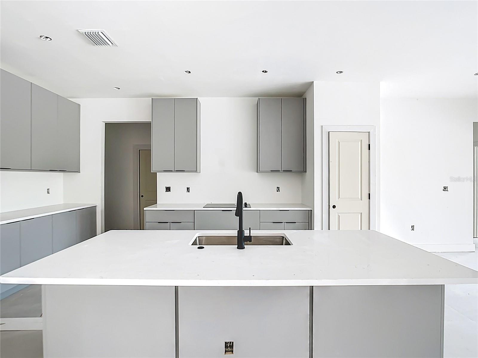 Image 13 of 52 For 7731 Pinedale Drive