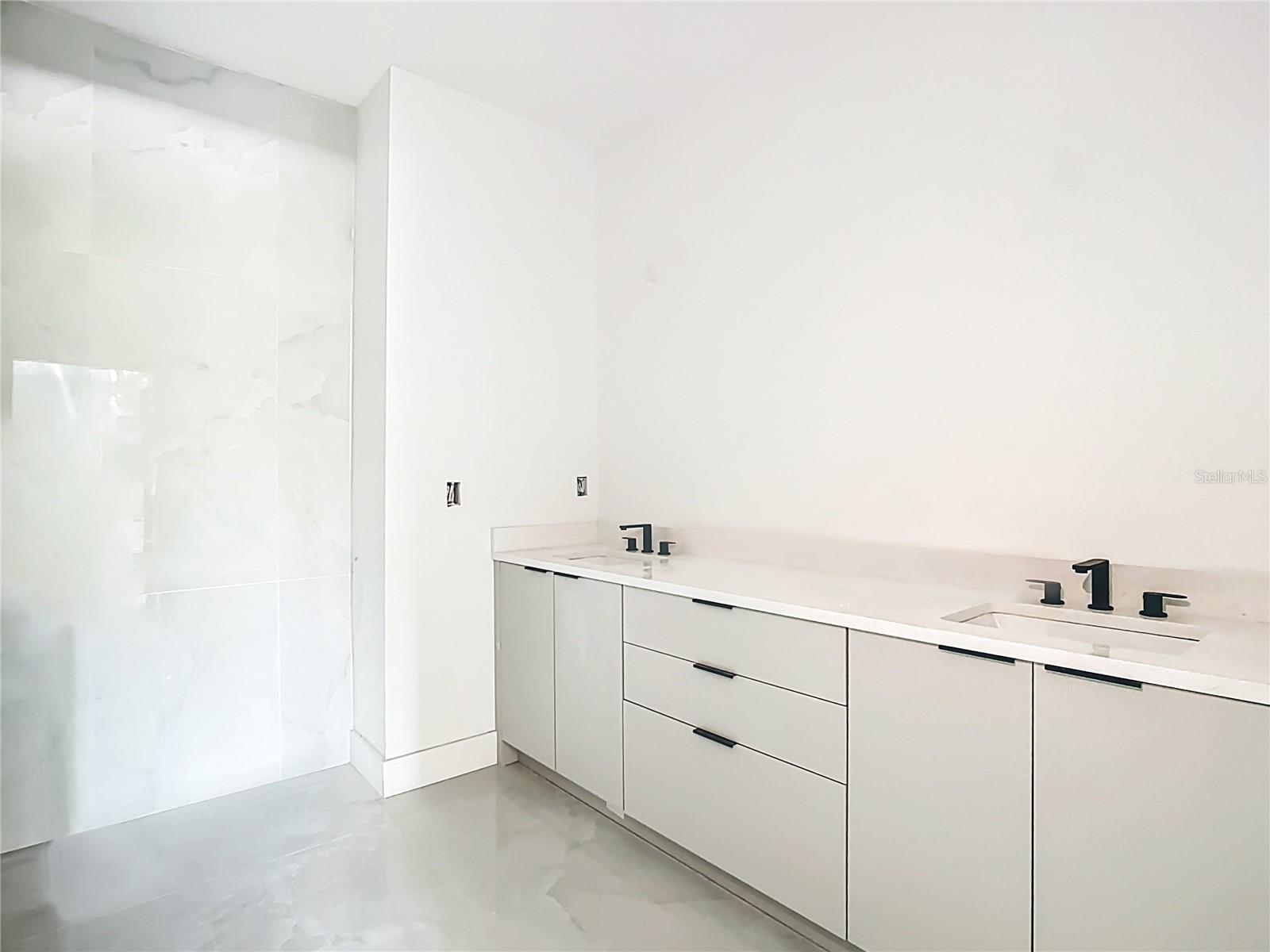 Image 24 of 52 For 7731 Pinedale Drive