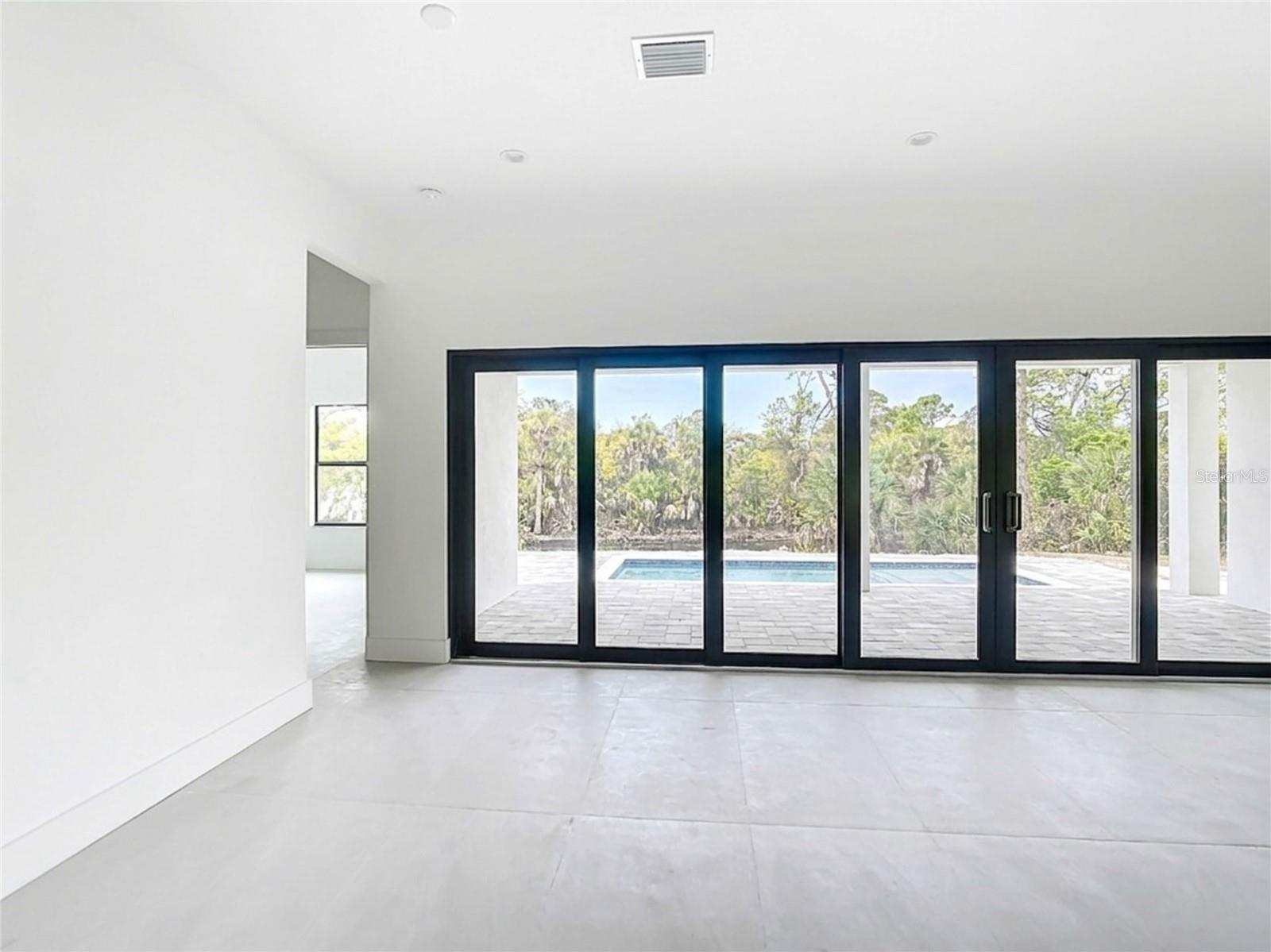 Image 4 of 52 For 7731 Pinedale Drive