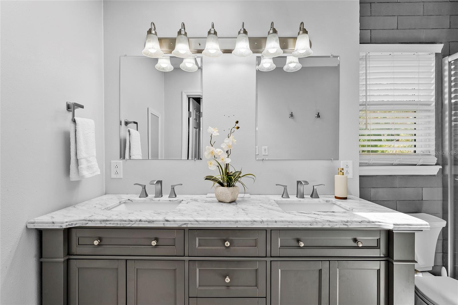 Image 7 of 84 For 25640 State Road 70 E