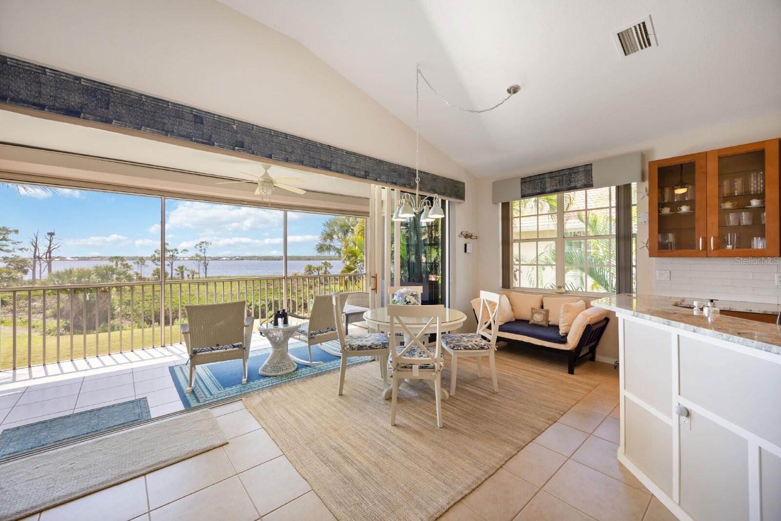 Image 10 of 50 For 4604 Club Drive B202