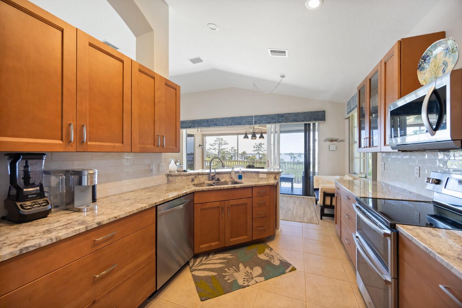 Image 14 of 50 For 4604 Club Drive B202