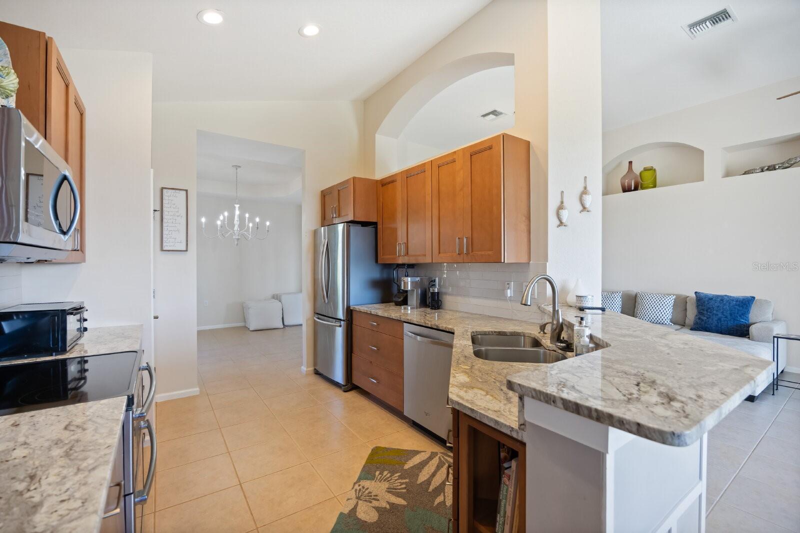 Image 16 of 50 For 4604 Club Drive B202