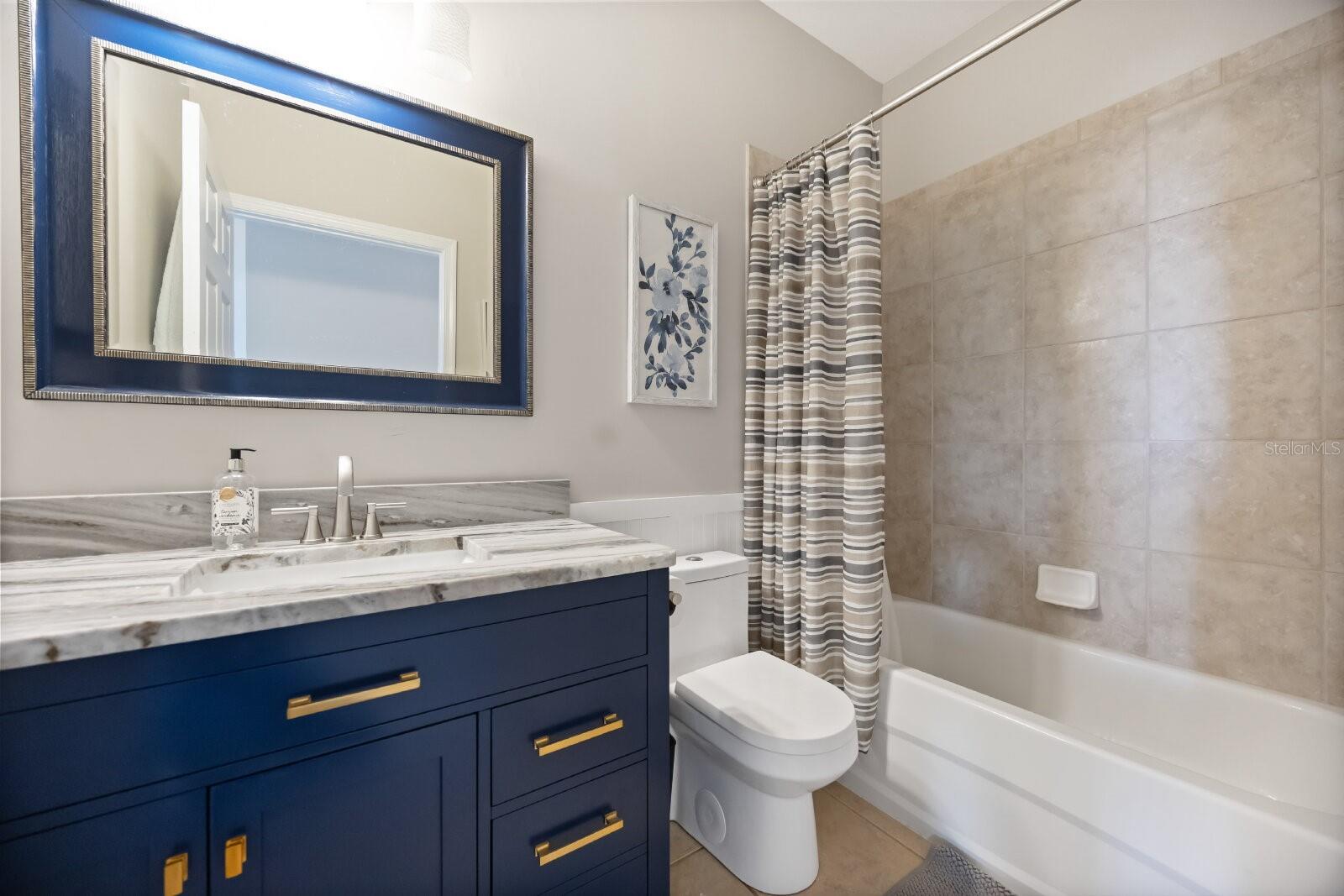 Image 21 of 50 For 4604 Club Drive B202