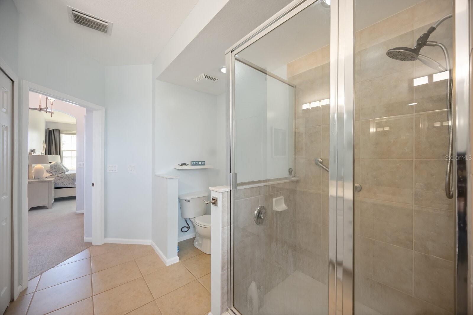 Image 25 of 50 For 4604 Club Drive B202