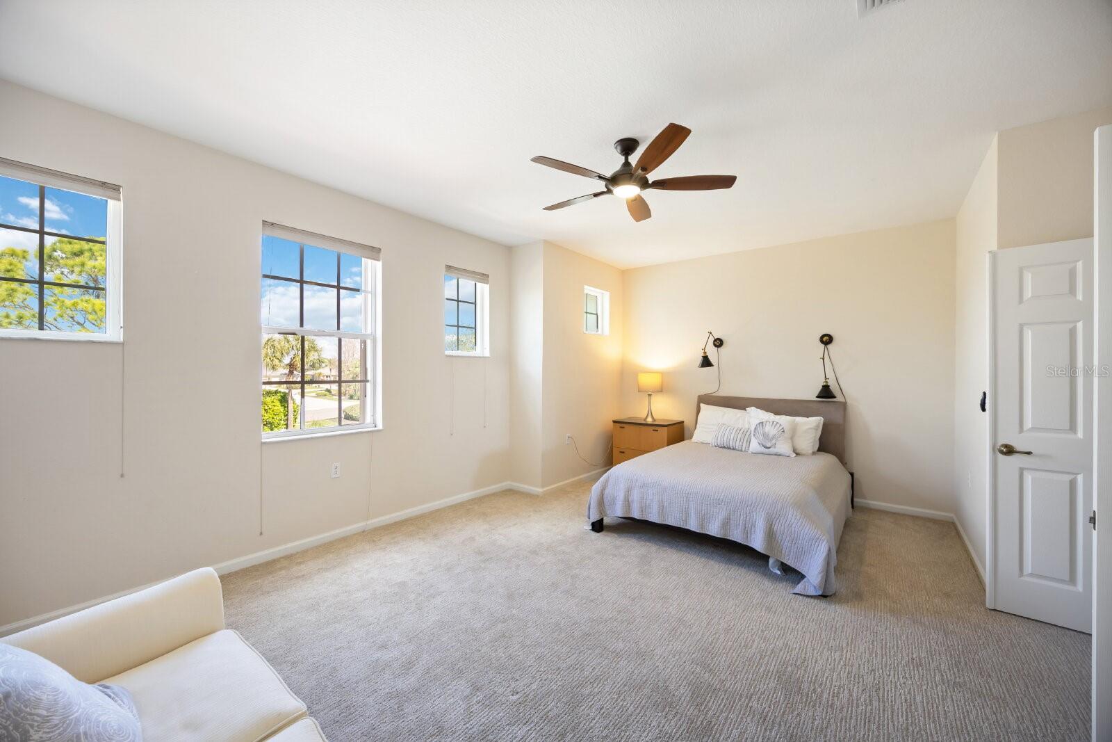 Image 29 of 50 For 4604 Club Drive B202