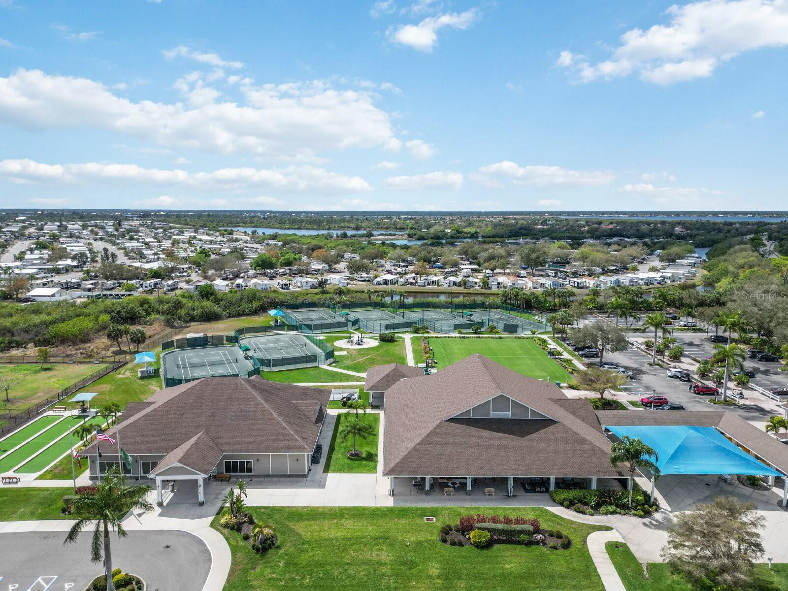 Image 46 of 50 For 4604 Club Drive B202