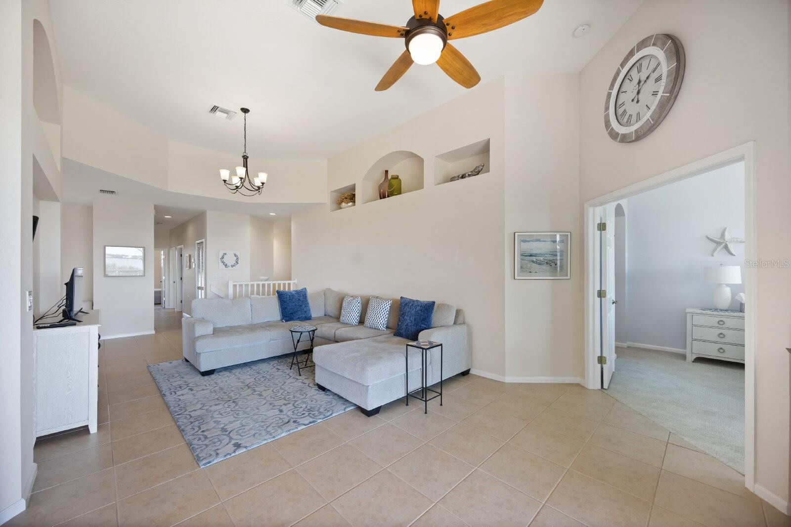 Image 6 of 50 For 4604 Club Drive B202