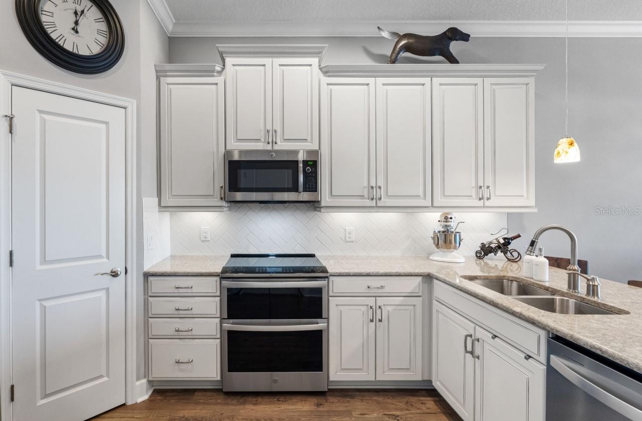 Image 10 of 60 For 6057 Moorings Drive S