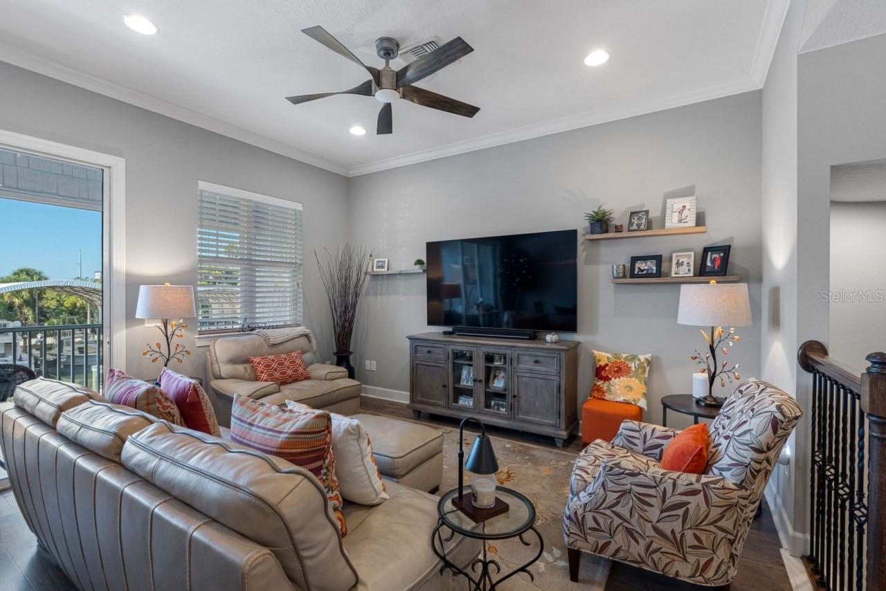 Image 15 of 60 For 6057 Moorings Drive S