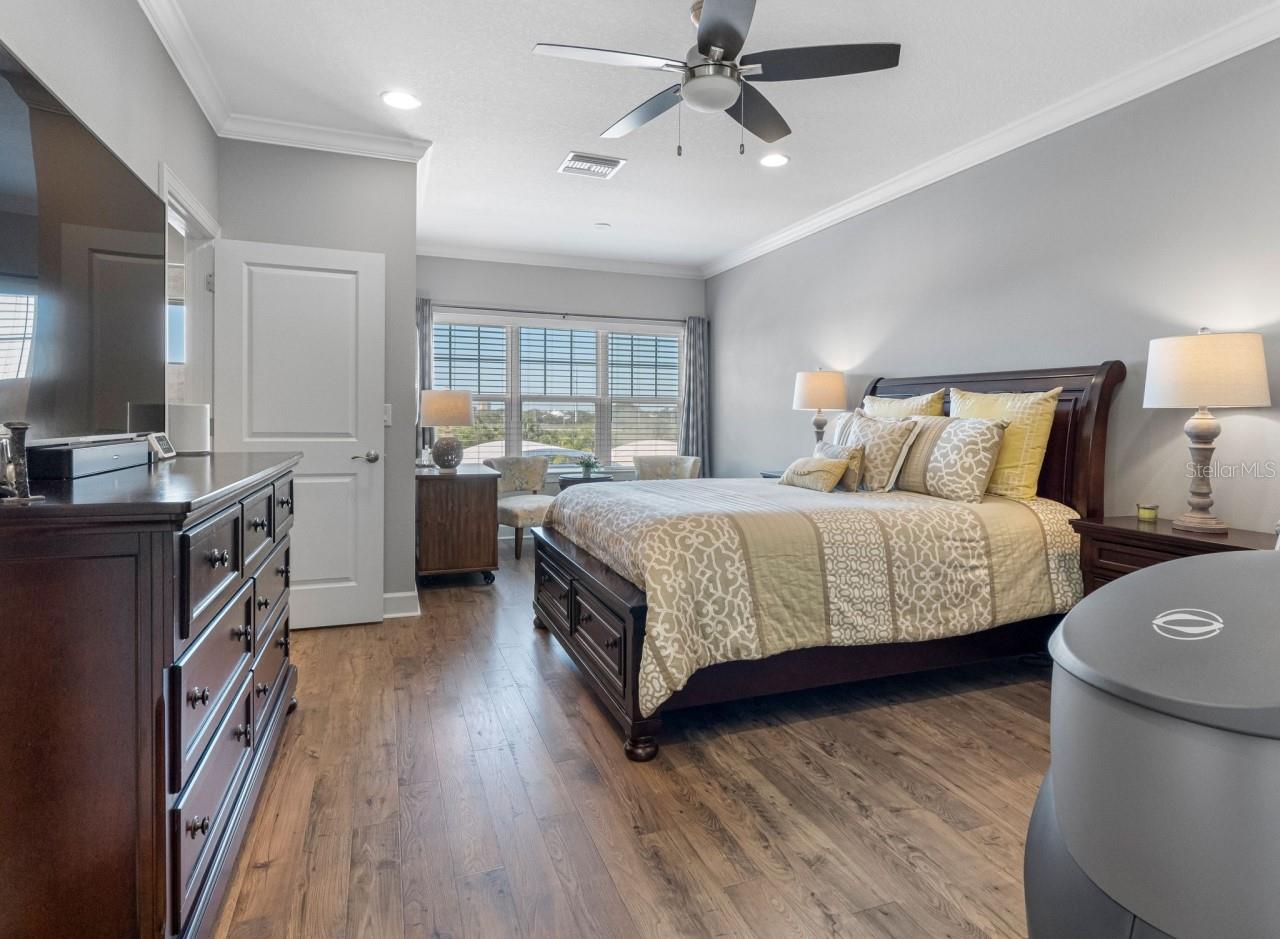 Image 29 of 60 For 6057 Moorings Drive S