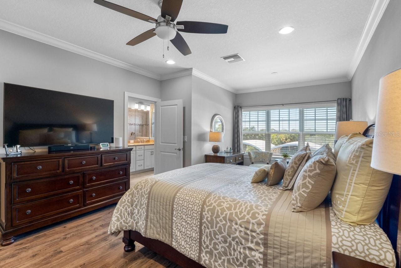 Image 30 of 60 For 6057 Moorings Drive S