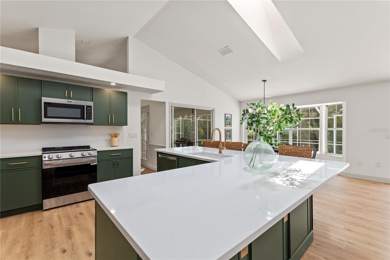 Image 14 of 56 For 419 Silas Court