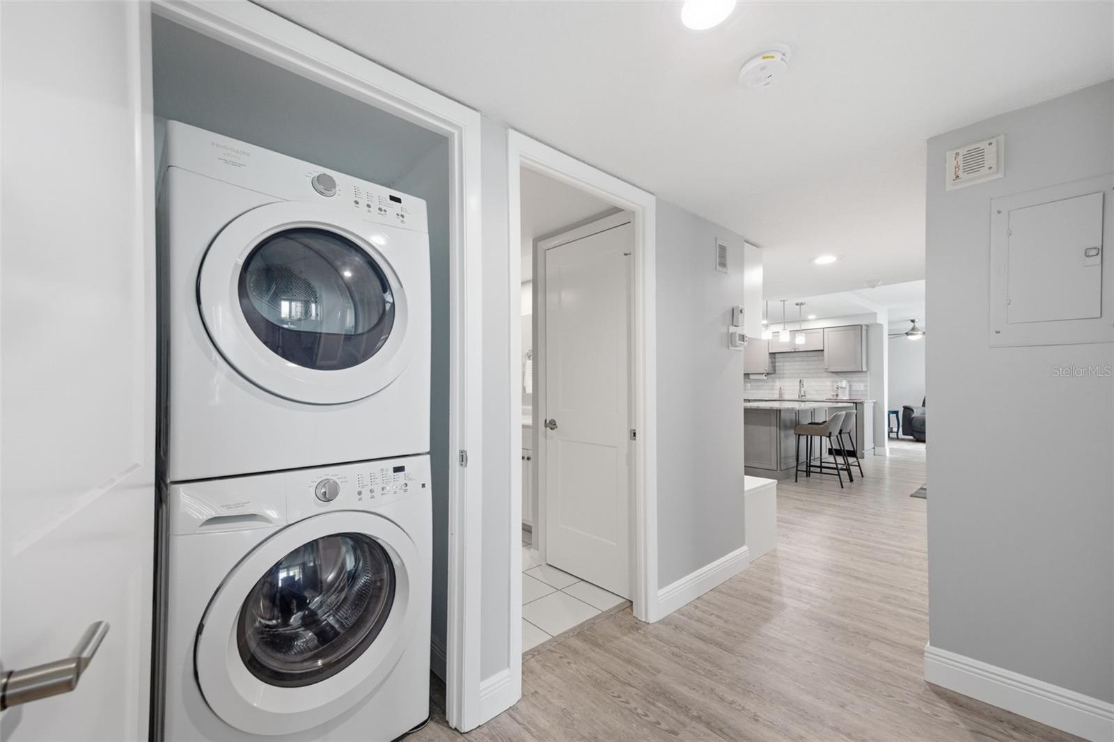 Image 31 of 38 For 1460 Gulf Boulevard 501