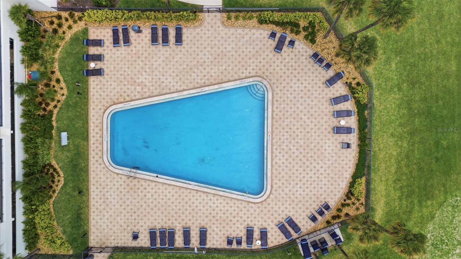 Image 35 of 38 For 1460 Gulf Boulevard 501