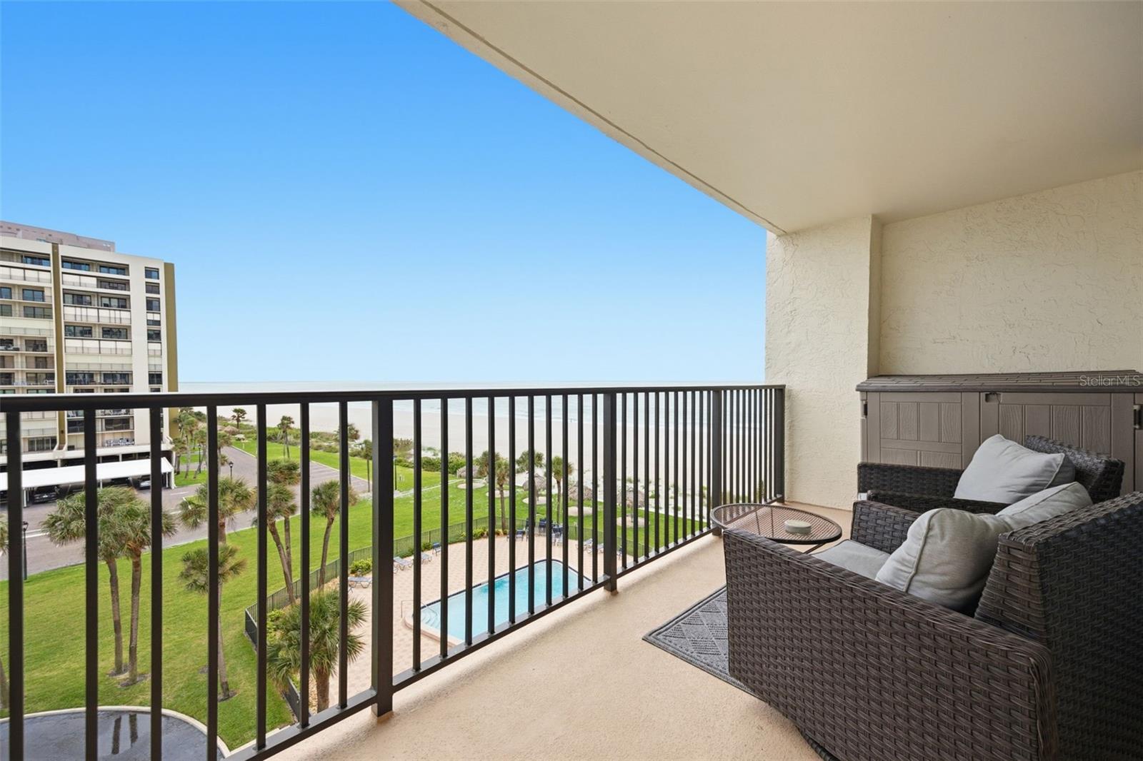 Image 4 of 38 For 1460 Gulf Boulevard 501