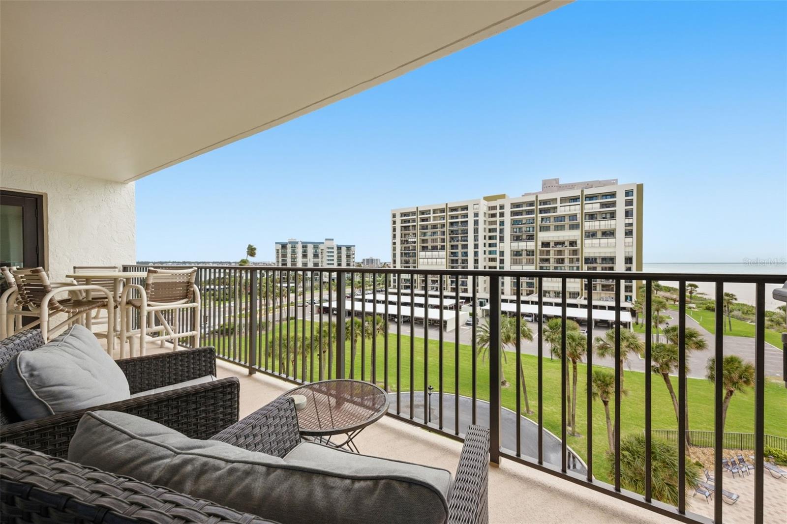 Image 5 of 38 For 1460 Gulf Boulevard 501