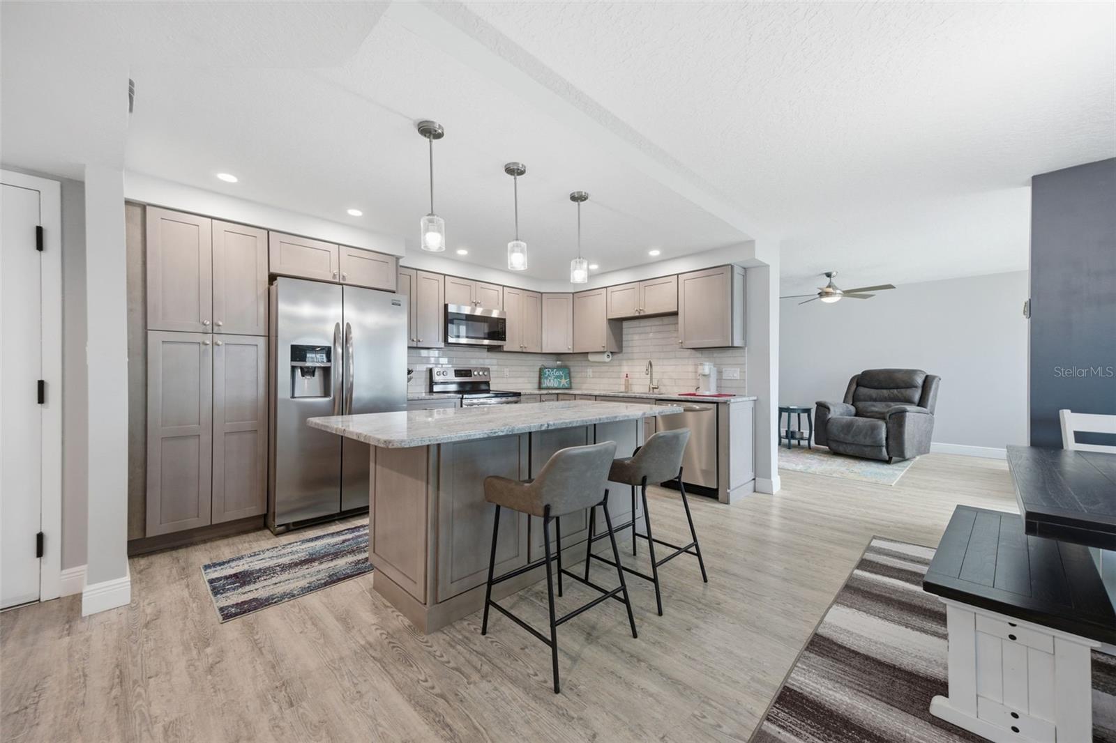 Image 9 of 38 For 1460 Gulf Boulevard 501