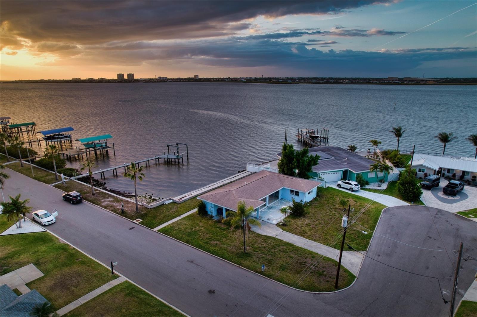 Image 12 of 14 For 210 21st Street Ne