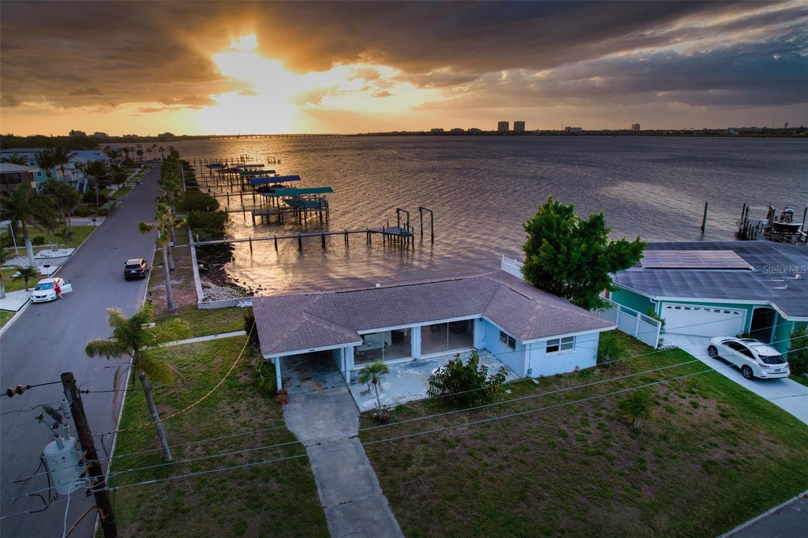 Image 6 of 14 For 210 21st Street Ne