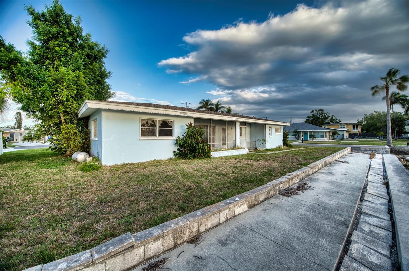 Image 9 of 14 For 210 21st Street Ne