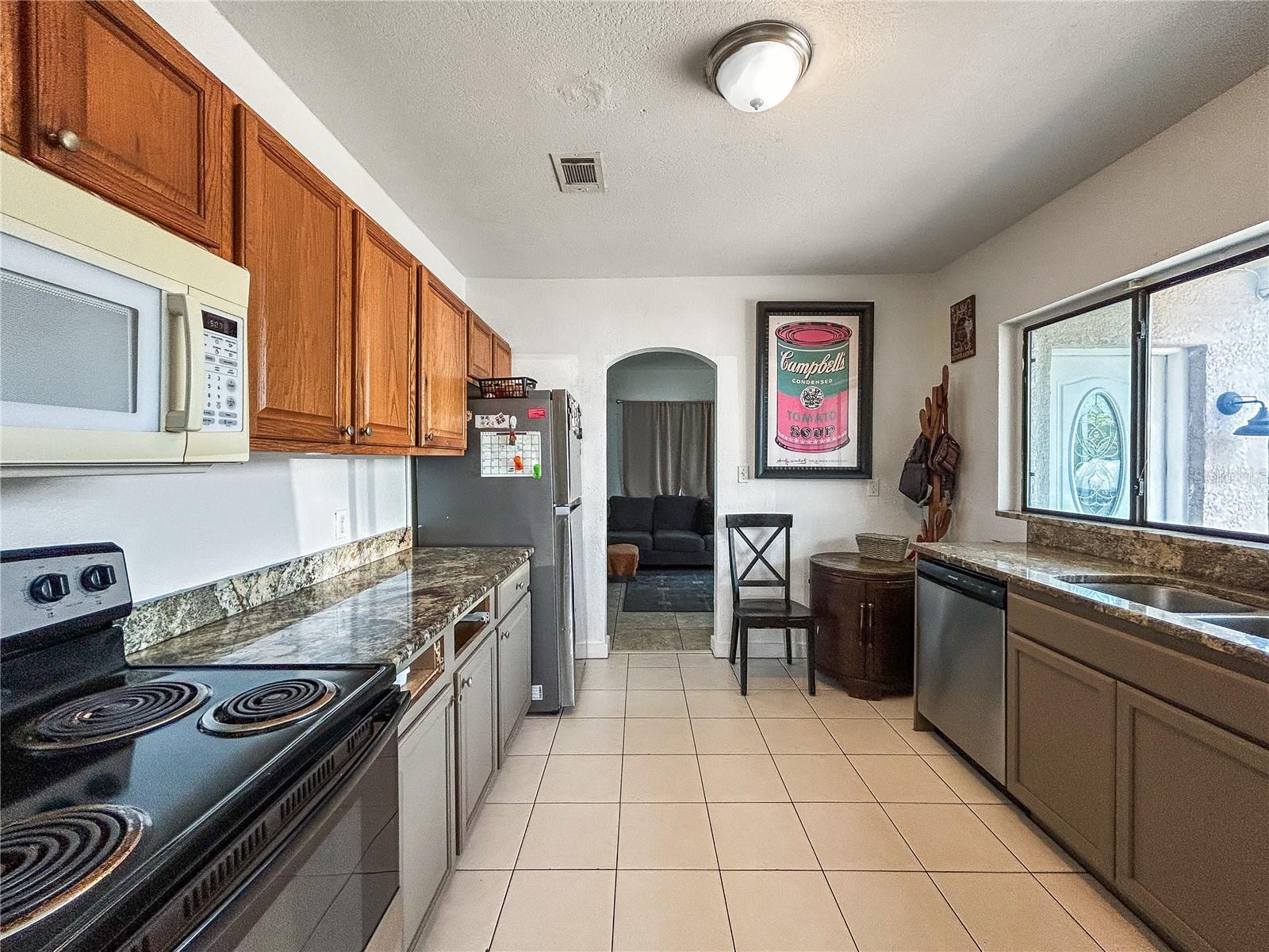 Listing photo id 0 for 1234 17th Street N