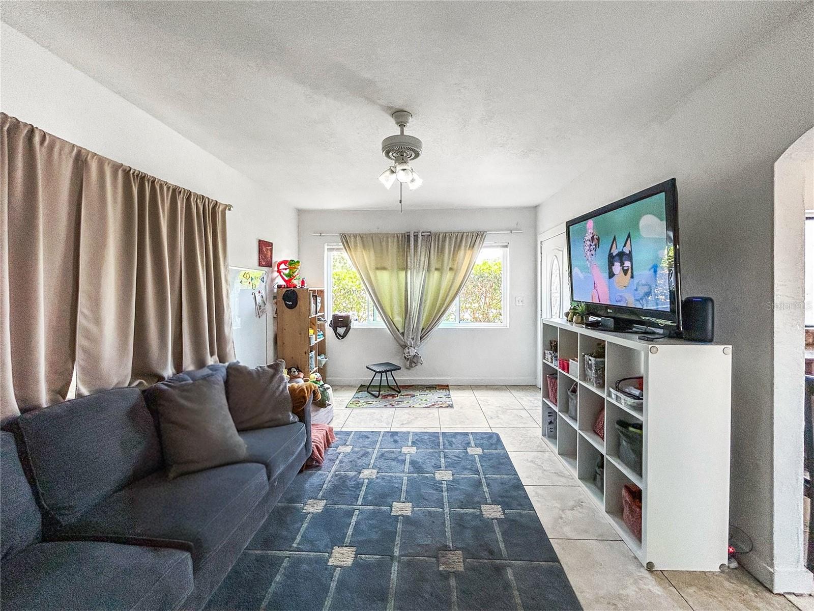 Listing photo id 2 for 1234 17th Street N