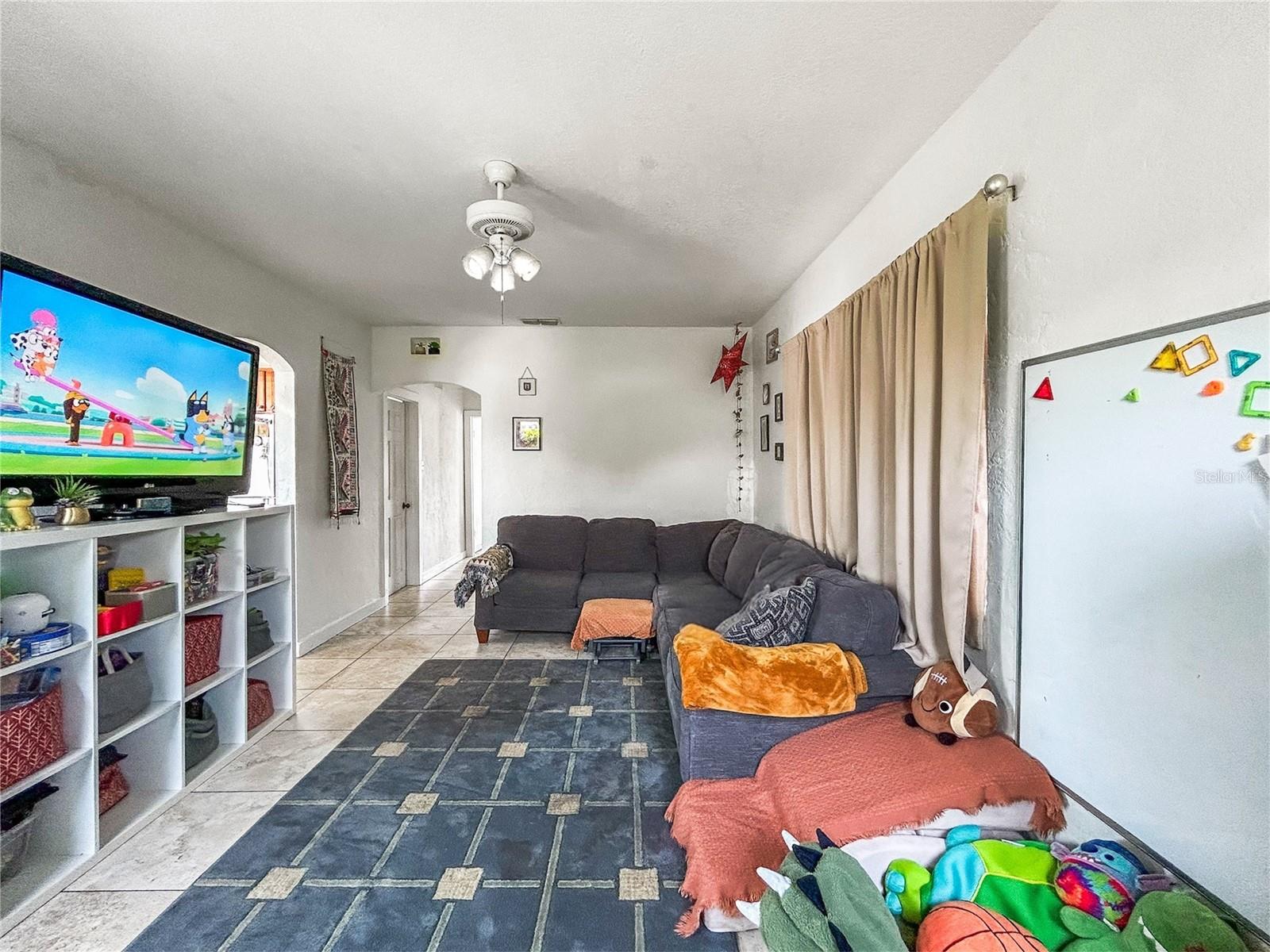 Listing photo id 3 for 1234 17th Street N