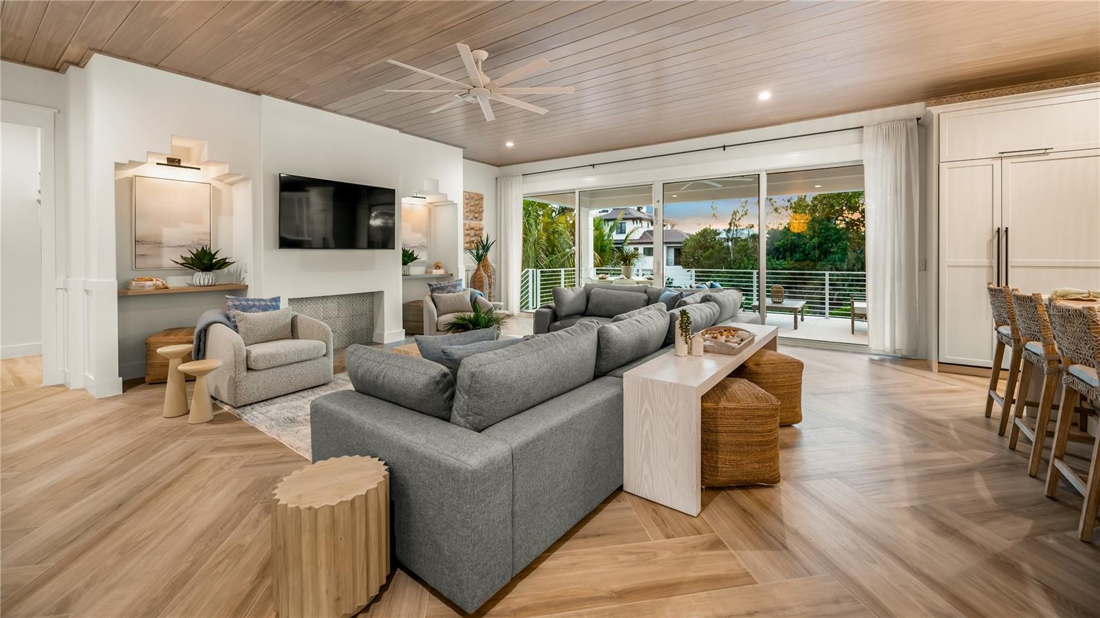 Image 13 of 82 For 6536 Peacock Road