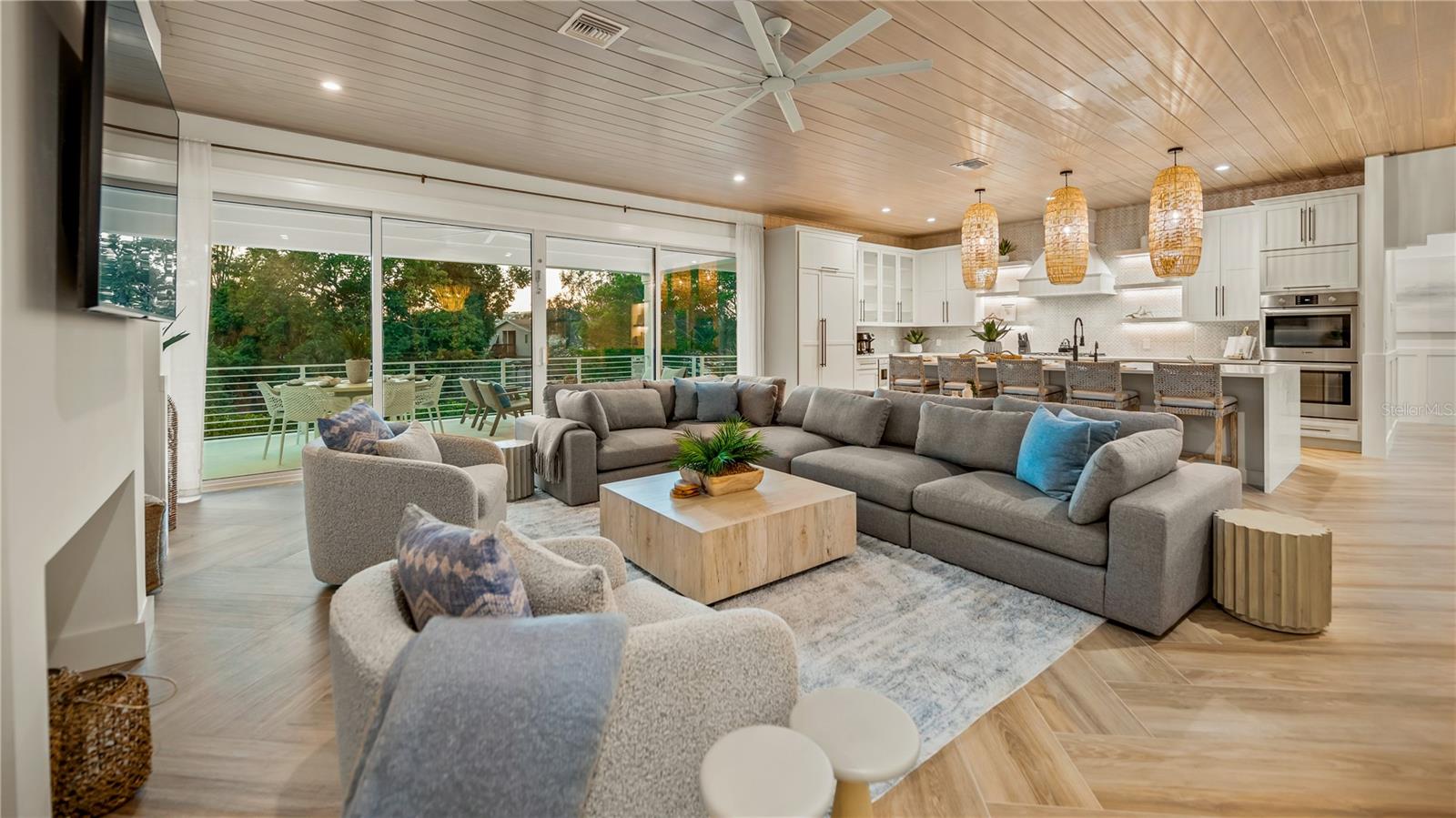 Image 14 of 82 For 6536 Peacock Road