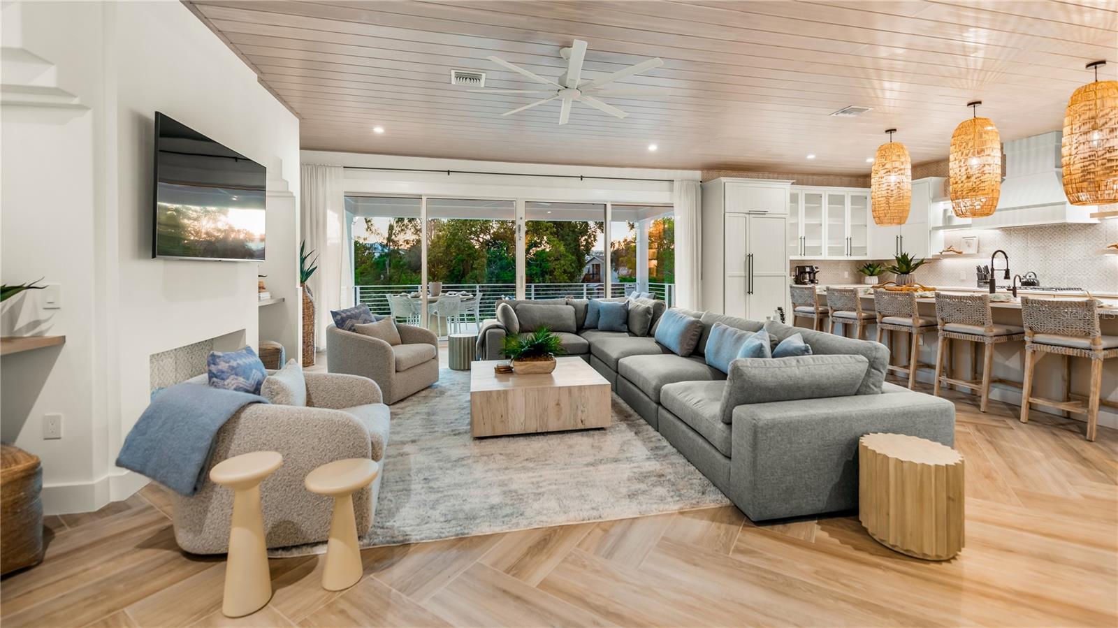 Image 15 of 82 For 6536 Peacock Road