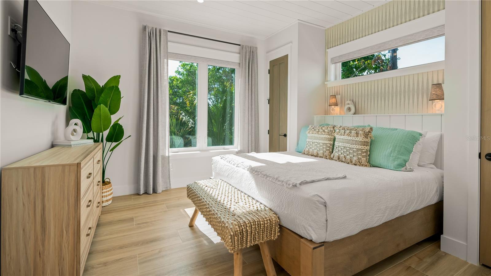 Image 42 of 82 For 6536 Peacock Road