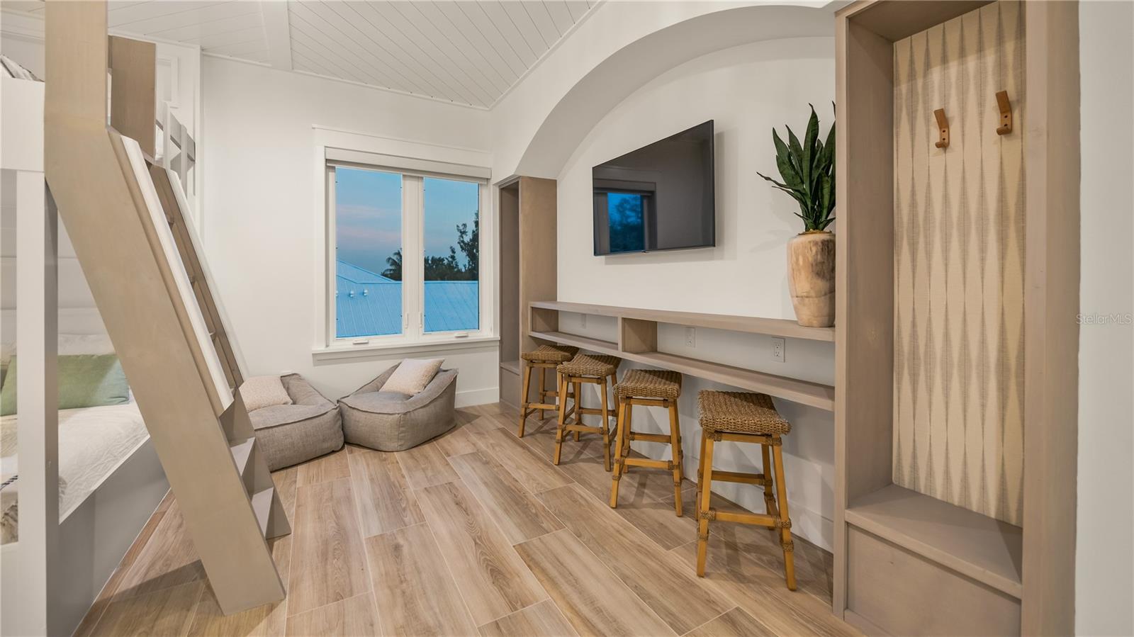 Image 49 of 82 For 6536 Peacock Road