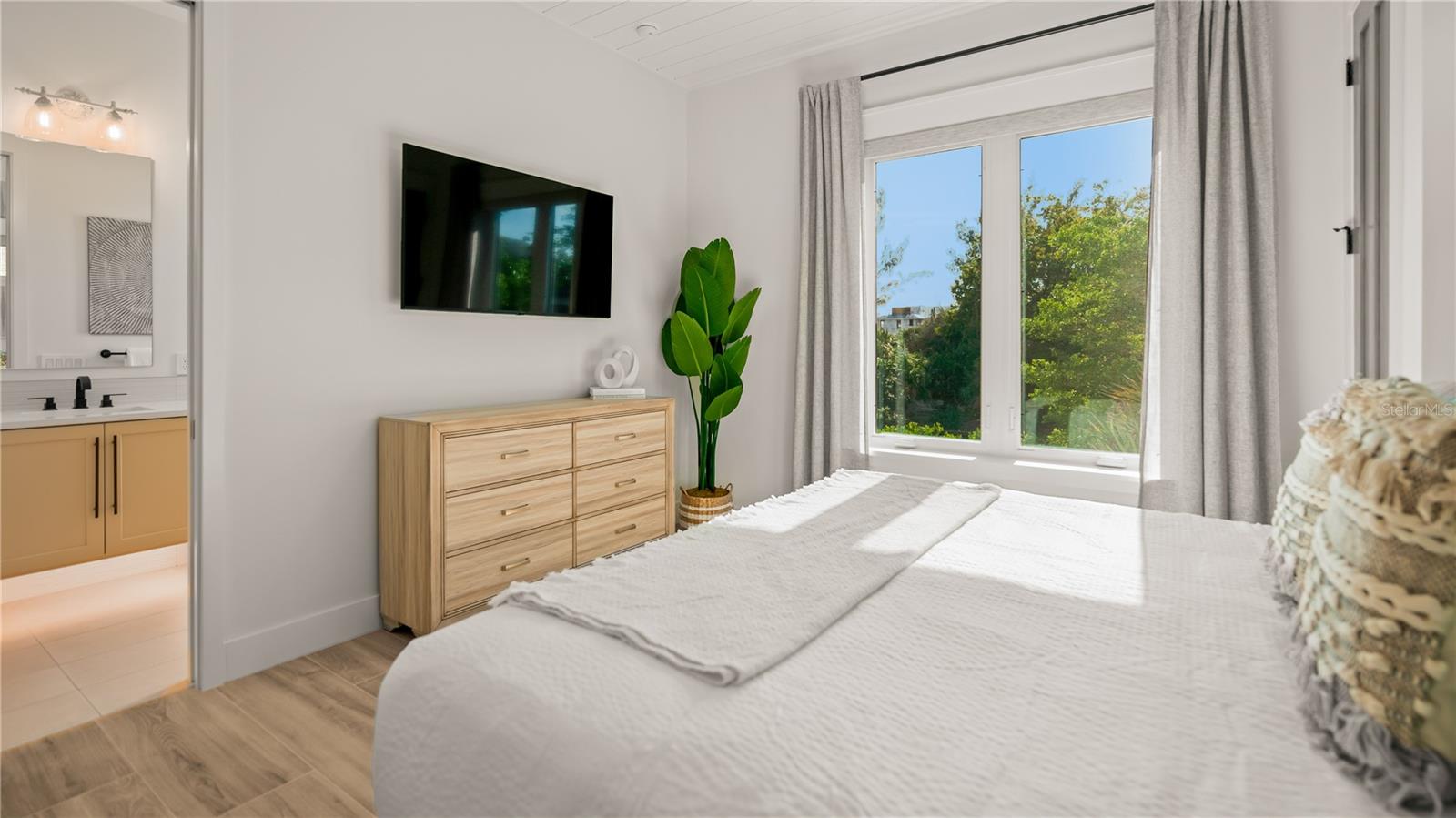 Image 54 of 82 For 6536 Peacock Road