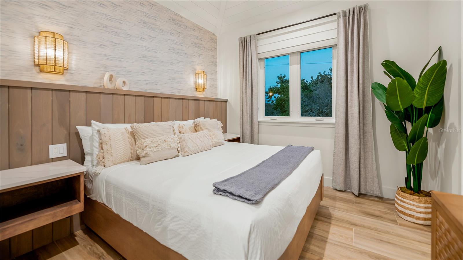 Image 56 of 82 For 6536 Peacock Road