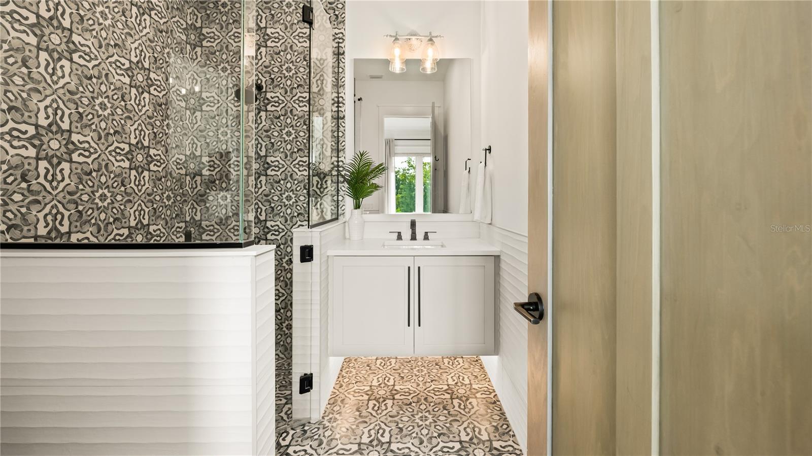 Image 64 of 82 For 6536 Peacock Road