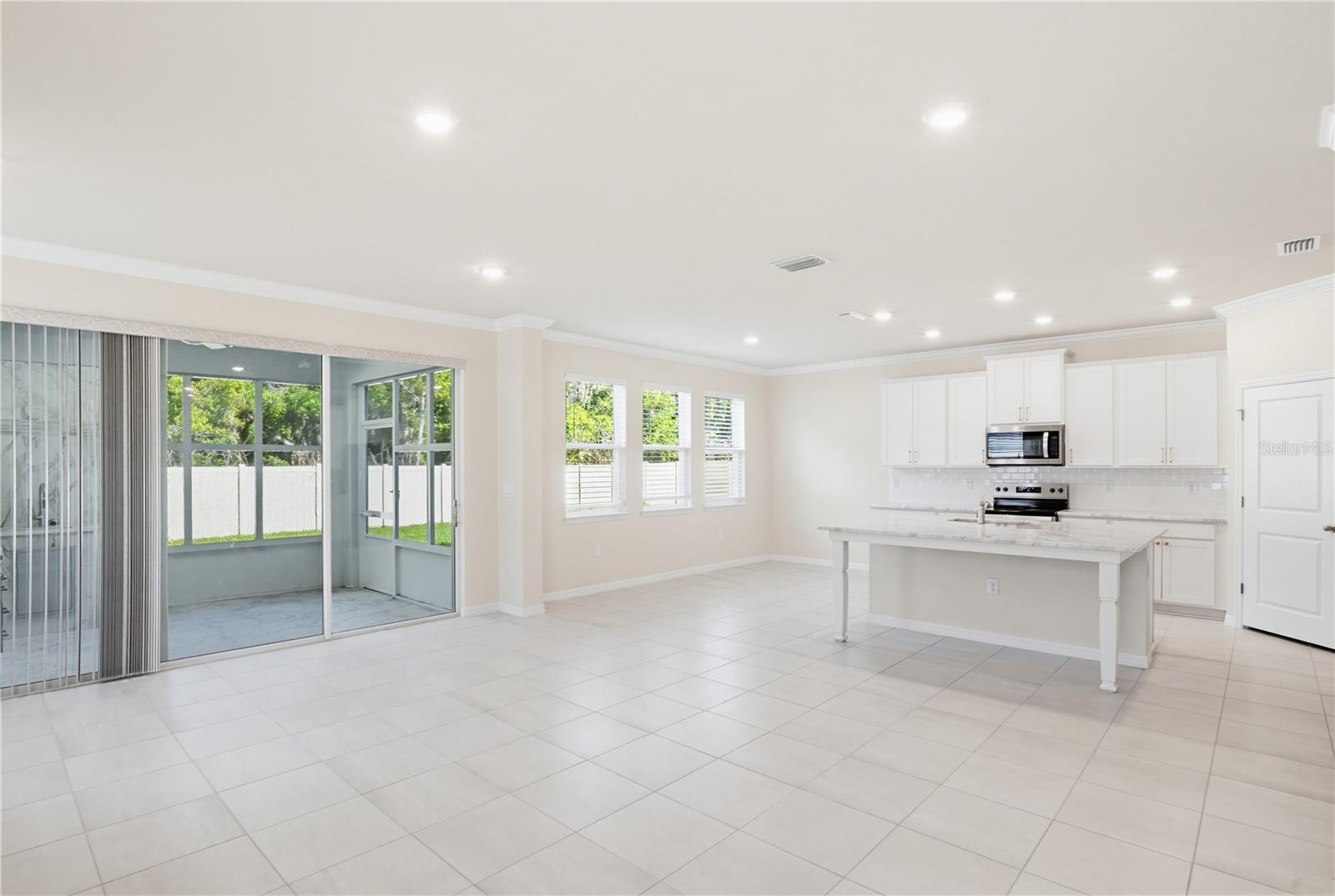 Image 12 of 46 For 813 161st Street E