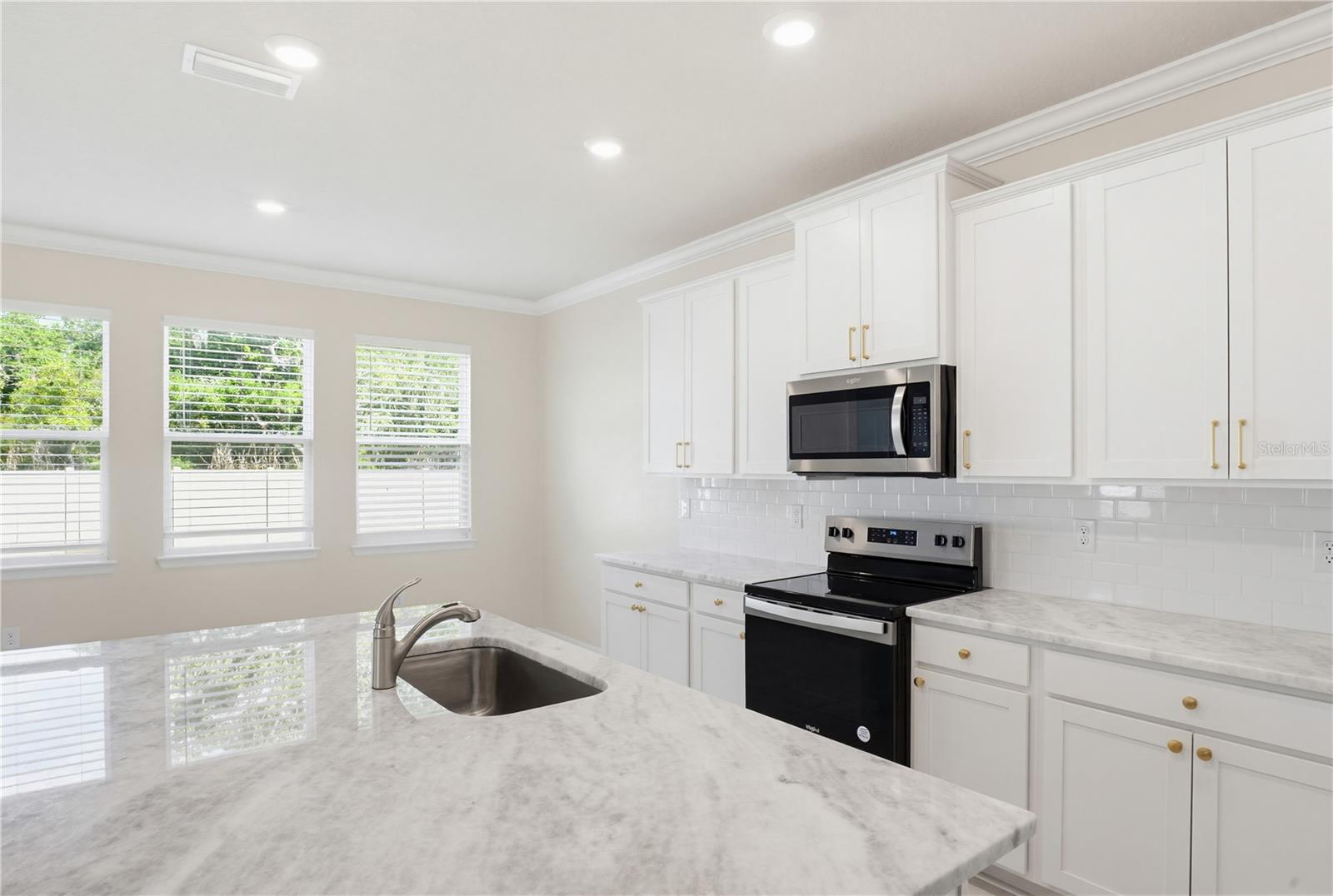 Image 15 of 46 For 813 161st Street E