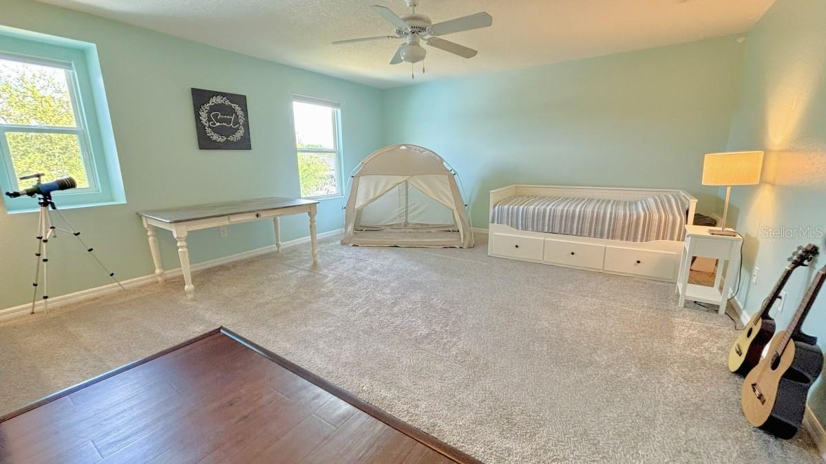 Listing photo id 12 for 11521 Southern Creek Drive