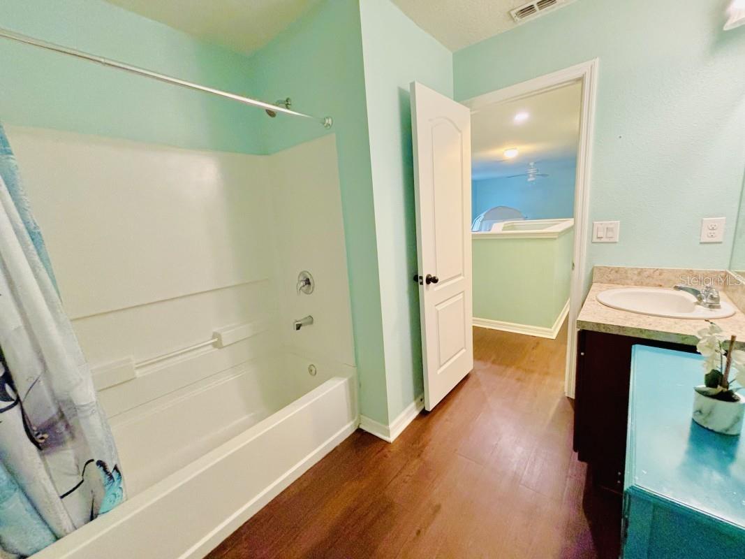 Listing photo id 15 for 11521 Southern Creek Drive