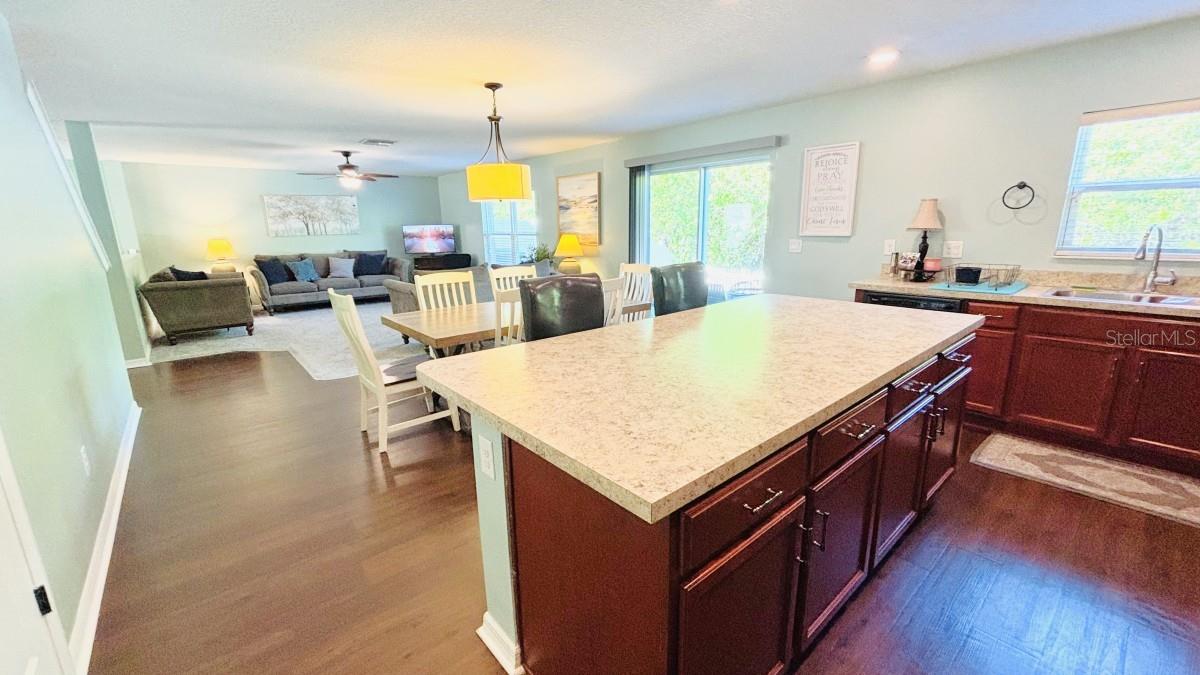 Listing photo id 6 for 11521 Southern Creek Drive