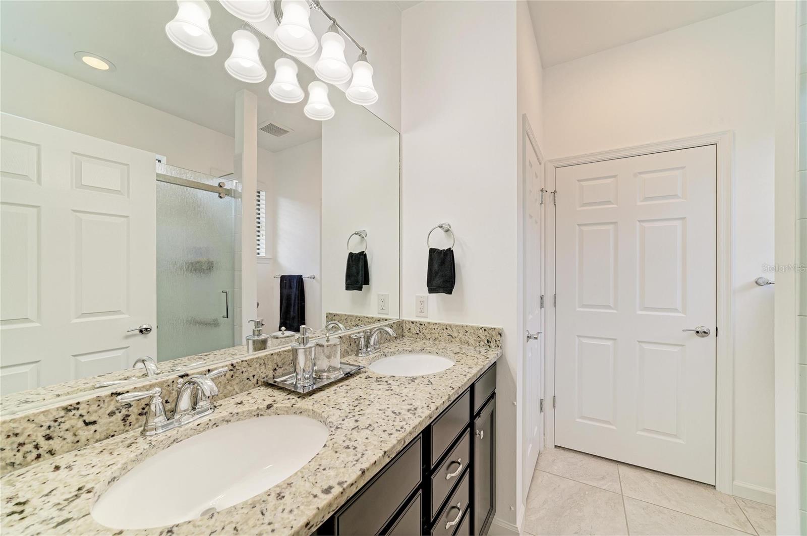 Image 22 of 49 For 6735 Haverhill Court