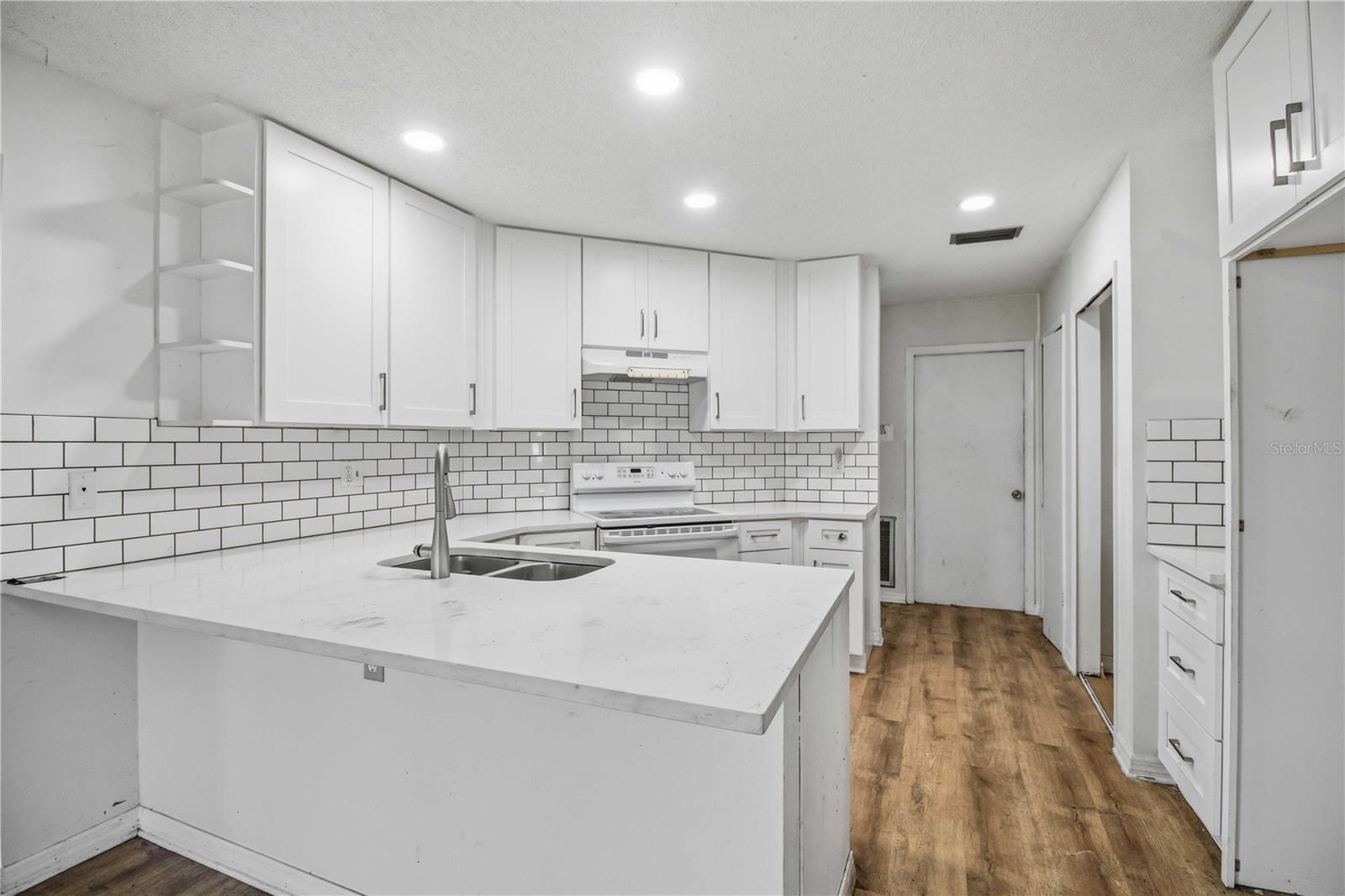 Image 16 of 28 For 2715 27th Avenue Drive W