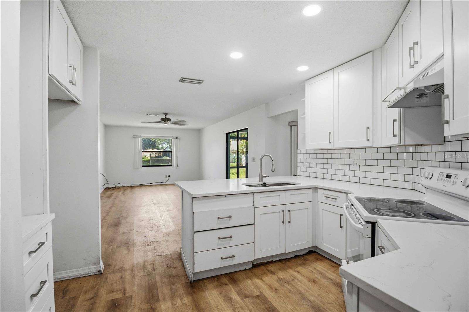 Image 17 of 28 For 2715 27th Avenue Drive W