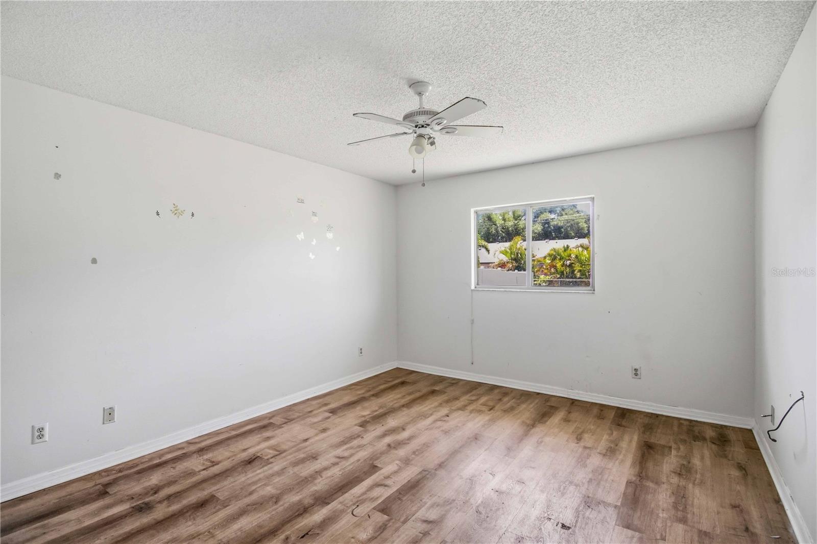 Image 21 of 28 For 2715 27th Avenue Drive W