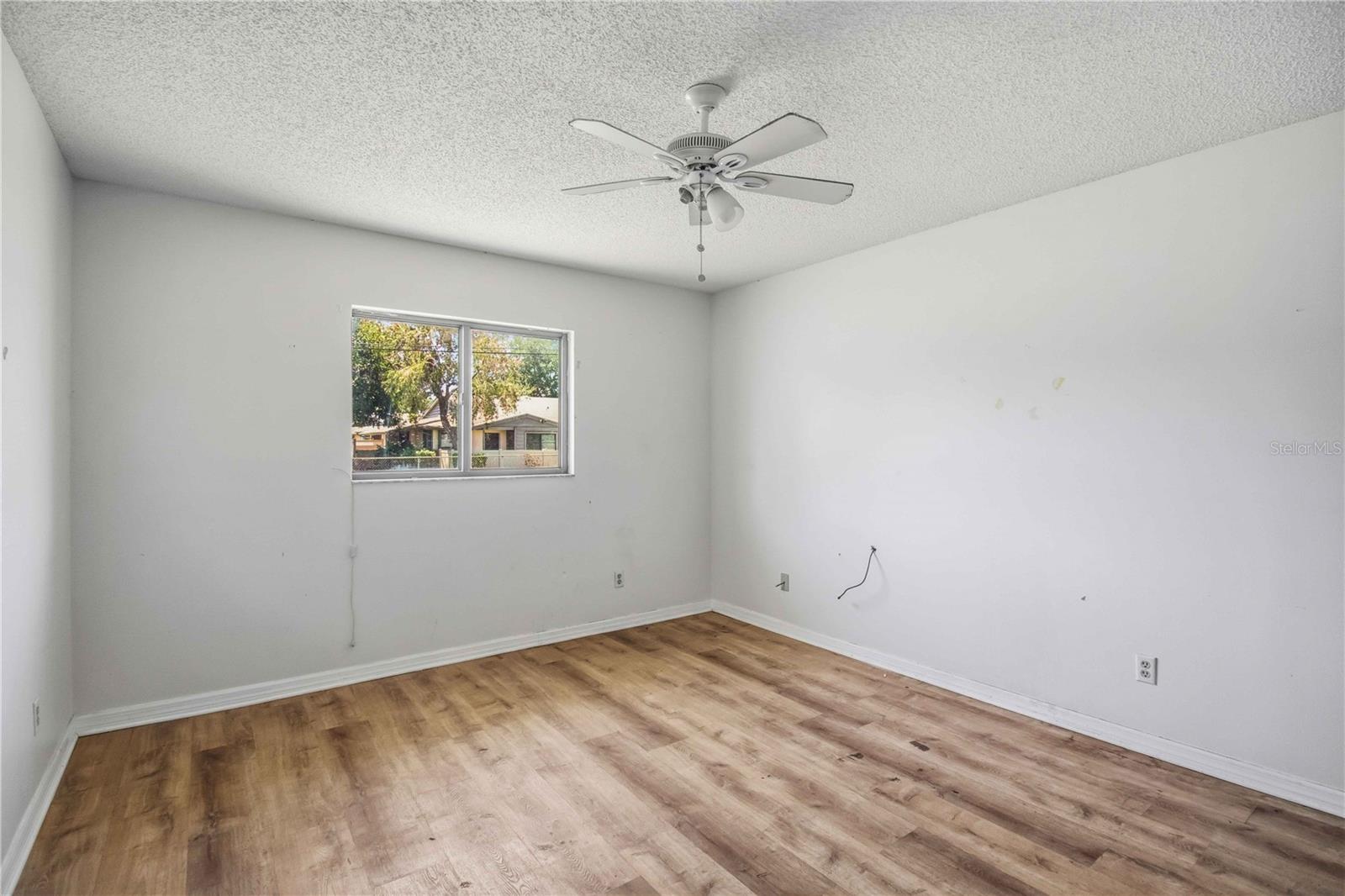 Image 22 of 28 For 2715 27th Avenue Drive W